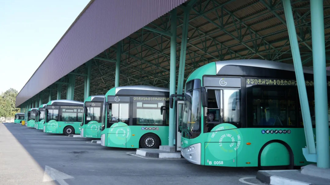 中国新能源公交车驶入比什凯克市民日常